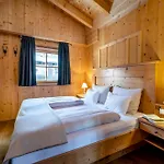 Hotel Almlust - Hotel, Apartments, Flachau