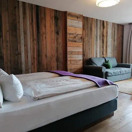 Hotell Almlust - Hotel, Apartments, Chalets Flachau