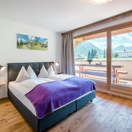 Almlust - Hotel, Apartments, מלון פלאכאו
