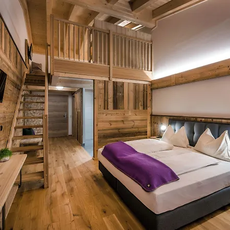 Hotel Almlust - Hotel, Apartments, Chalets 3*