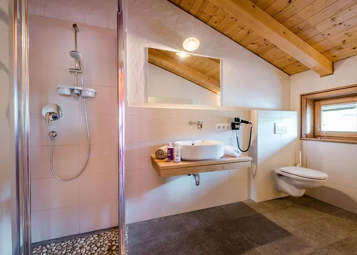 Hotell Almlust - Hotel, Apartments, Chalets Flachau